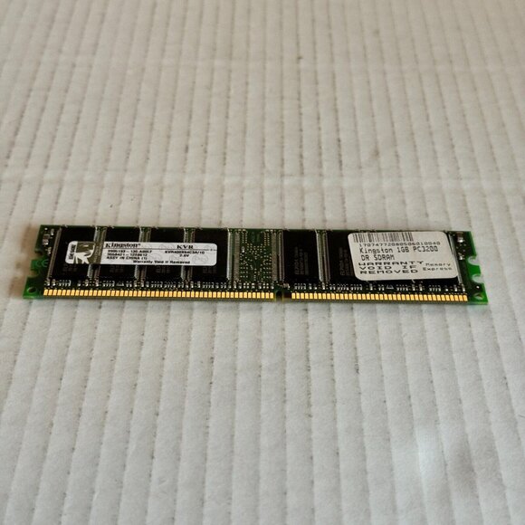 Kingston KVR400X64C3A/1G 2.6V 1GB PC3200 DR SDRAM Memory Stick - Picture 2 of 10